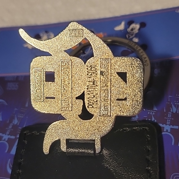 Disneyland 60th Diamond Anniversary Logo  Keychain- Limited Release - Picture 4 of 5